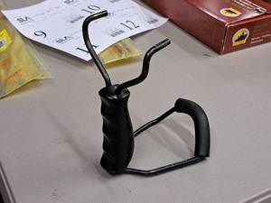 lot 8 image: Slingshot
