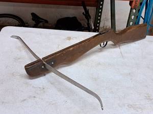 lot 5 image: Wham-O Powermaster Crossbow