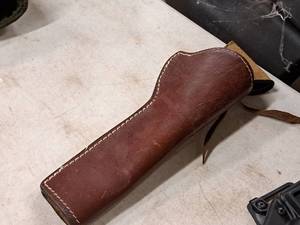 lot 31 image: Leather Gun Holster