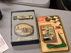 lot 46 image: Smith & Wesson Knife & Belt Buckle Set, Schrader Kool NASCAR Racing Series Collectors Edition Knife