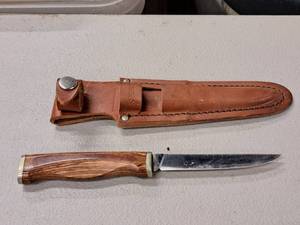 lot 49 image: 4 Knive with Sheath