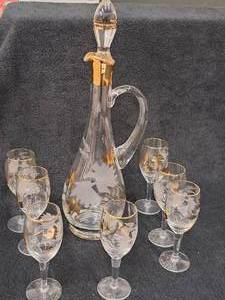 lot 89 image: 14 Decanter and (7) 5 Glasses