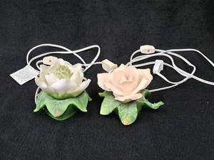 lot 103 image: Lot of (2) Flower theme Lights 4