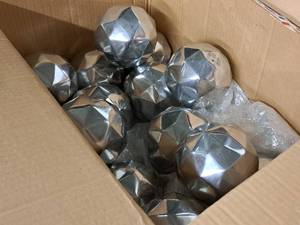 lot 243 image: Lot of (13) Metal Ball Dcor 5
