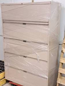 lot 59 image: Metal Locking Lateral File Cabinet 5-drawer