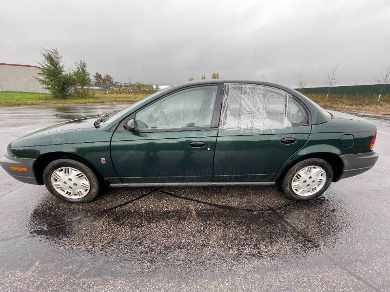 lot 125A image: 1996 Saturn S-Series SL1 - 2 OWNERS - MANUAL