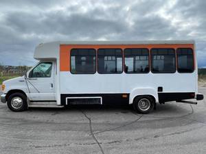 lot 11B image: 2005 Ford Econoline Super Duty Van