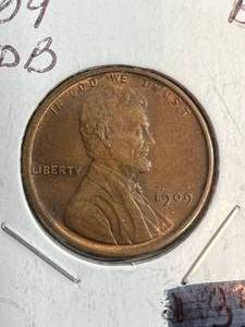 lot 12 image: 1909-VDB US WHEAT CENT