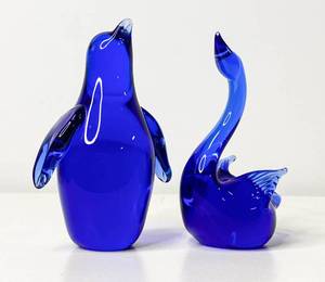 lot 78 image: 2 Cobalt Blue Glass Animal Figures