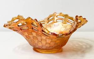 lot 79 image: Orange Woven Style Carnival Glass Basket