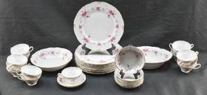 lot 101 image: 34 Pc. Ucagco China Caroline Porcelain Set