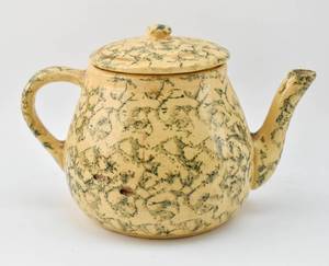 lot 127 image: Yellow Spongeware Lidded Tea Pot