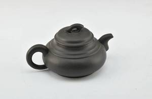lot 61 image: Yixing Zisha Handmade Purple Clay Teapot