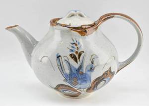 lot 143 image: Vintage Keramos Mexican Stoneware Teapot