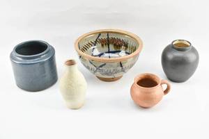 lot 164 image: Group of 5 Decorative Ceramic Vessels