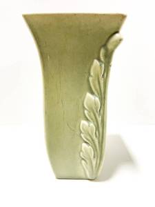 lot 14 image: Red Wing Pottery Green Floral Vase