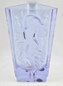 lot 16 image: Art Deco Alexandrite Glass Maiden Vase