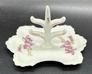 Four Vintage Porcelain Ring Holders