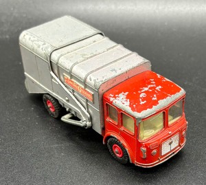 Matchbox Series Super Kings Refuse Truck by Lesney of England