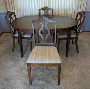 Vintage Bernhardt Dining Table Set