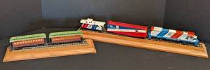 HO Scale Train Cars and Display Cases