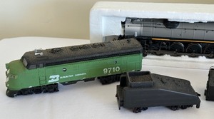Assorted HO Scale Train Cars