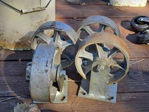 lot 638 image: Lot of (4) Industrial 6 Caster Wheels