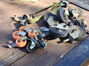 lot 644 image: Lot of (1 Bucket) Assorted Caster Wheels