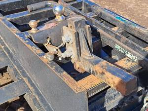 lot 646 image: Industrial 10,000-lbs Hitch Receiver with 2 Ball
