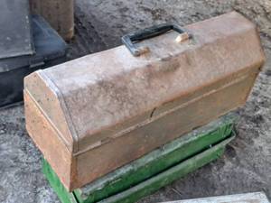 lot 673 image: Lot of (2) Metal Tool Boxes