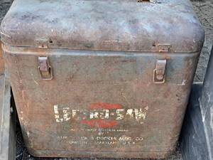 lot 675 image: Metal Saw Tool Box