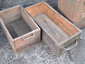 lot 676 image: Lot of (2) Wooden Totes