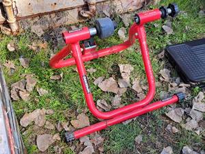lot 686 image: Blackburn Exercise Bike Mount