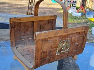 lot 692 image: Paper Basket