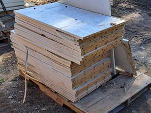 lot 694 image: Lot of (1 Pallet) Shelving 34-34x21x58