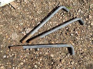 lot 698 image: Lot of (1 Bucket) Bolts