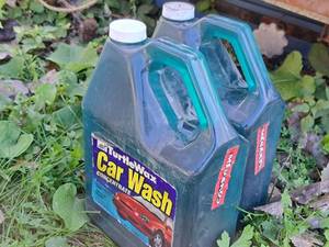 lot 701 image: Lot of (2) Turtle Wax Car Wash Concentrate 1-Gallon Plastic Bottles