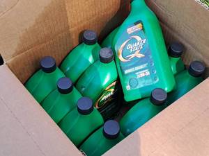 lot 704 image: Lot of (1 Case) Quaker State 5W-30 Motor Oil 1-Quart Plastic Bottles 12-count