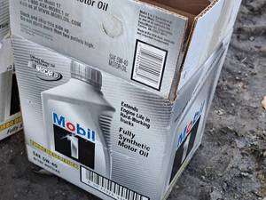 lot 714 image: Lot of (1 Case) Mobil 1 5W-40 Turbo Diesel Truck Motor Oil 1-Quart Plastic Bottles 6-count