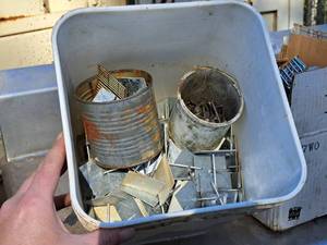 lot 725 image: Lot of (1 Bucket) Assorted Nails