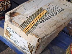 lot 733 image: Lot of (1 Box) 2-38 28-degree Clipped Head 28D Nails