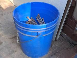 lot 737 image: Lot of (1 Bucket) 8-14 Bolts