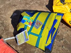 lot 751 image: Stearns Adult Boating Vest 3-pack (New)