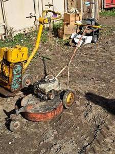 lot 609C image: Hull Industries Moz-All Gas Lawn Mower 801970 3-wheel