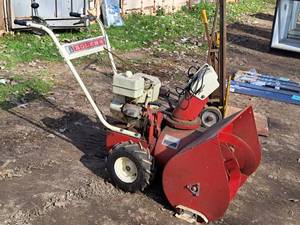 lot 610 image: Bolens Artic 55 Gas Snowblower