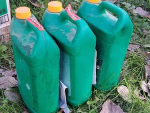 lot 758 image: Lot of (3) Quaker State Universal HDX 15W-40 Motor Oil 1-Gallon Plastic Bottle