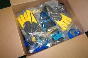 lot 327 image: 10 Sets Cressi Travel Size Fins Assorted Sizes