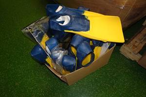 lot 330 image: 10 Sets US Divers Adult Swim Fins Assorted Sizes