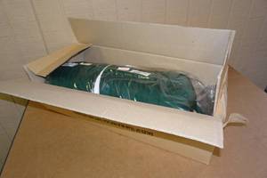 lot 340 image: Box of 24 MLB Adult Hats -Green