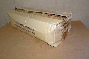 lot 342 image: Box of 24 MLB Adult Hats -Gold